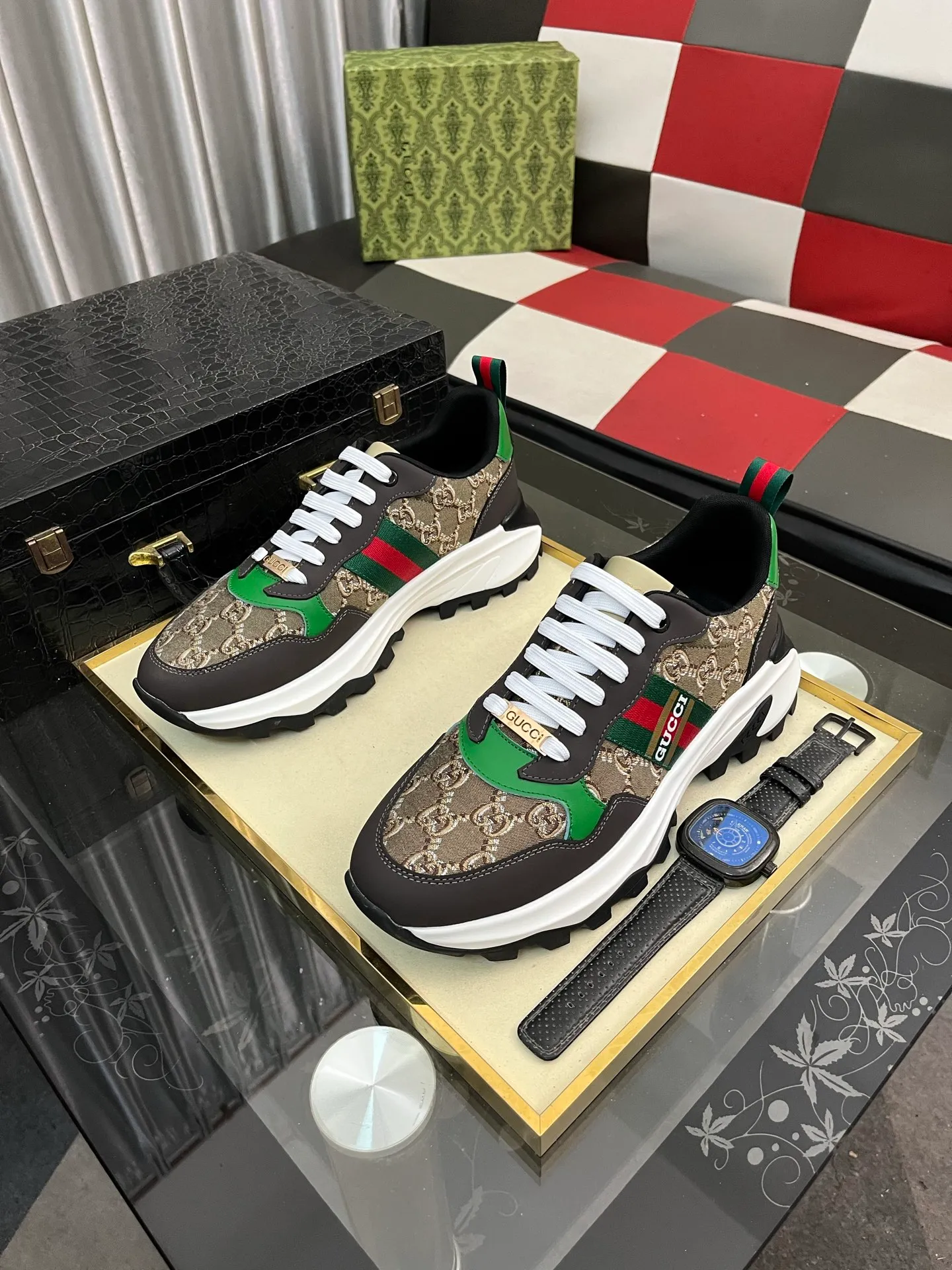 Men's shoes 💰458⌚️⌚️ Gucci •Gucci original quality. ~ Unique modern style sneakers. 🏃A must-have casual shoe for trendy men😍😍 Original brand imported from Italy, imported original leather, sheep lining (refuses to discolor and grind feet) Sole: Original sole provided by the original factory, French lazy style design ⚠️Fit to the feet, original quality attached, super comfortable original sole, code number: 38-444️⃣Colors available